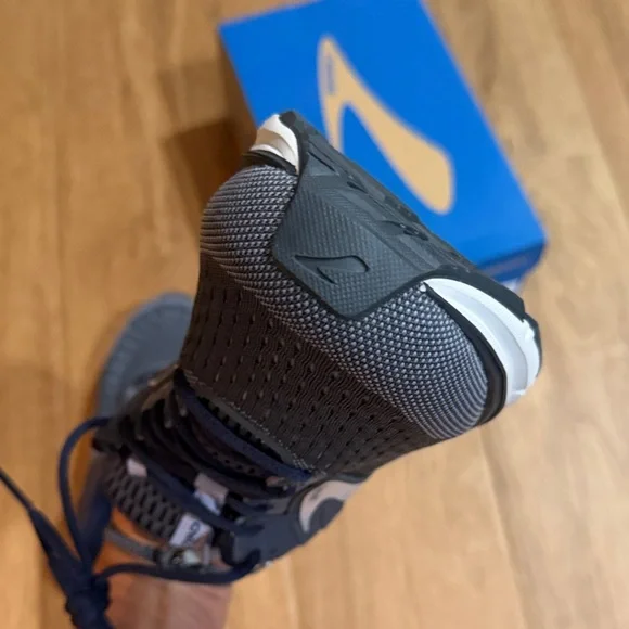 Brooks Women's 9.5 WIDE Gray and Navy Running Shoes - Picture 10 of 15